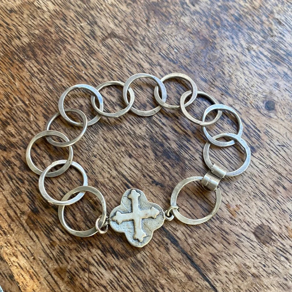 Sterling silver circle link cross bracelet - Picture 1 of 6